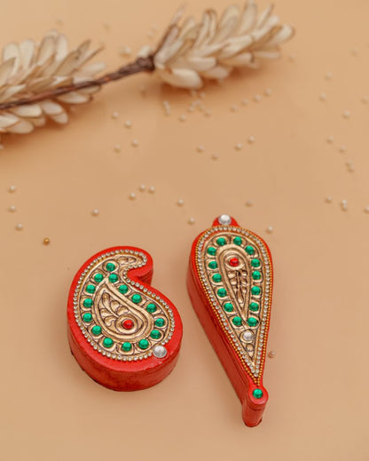 Tanjore Wooden Golden and Red Chopra | Set of 2