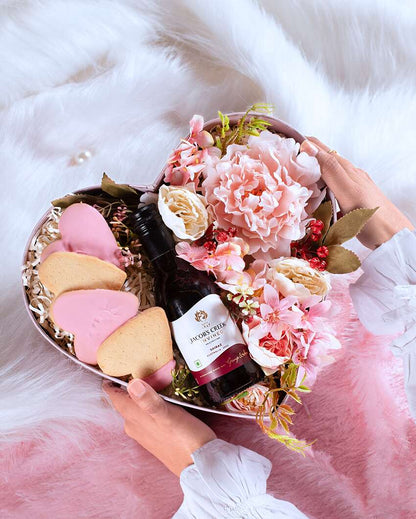 Wine & Delight Celebrate Gift Hamper