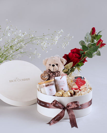 Make Her Feel Special Gift Hamper