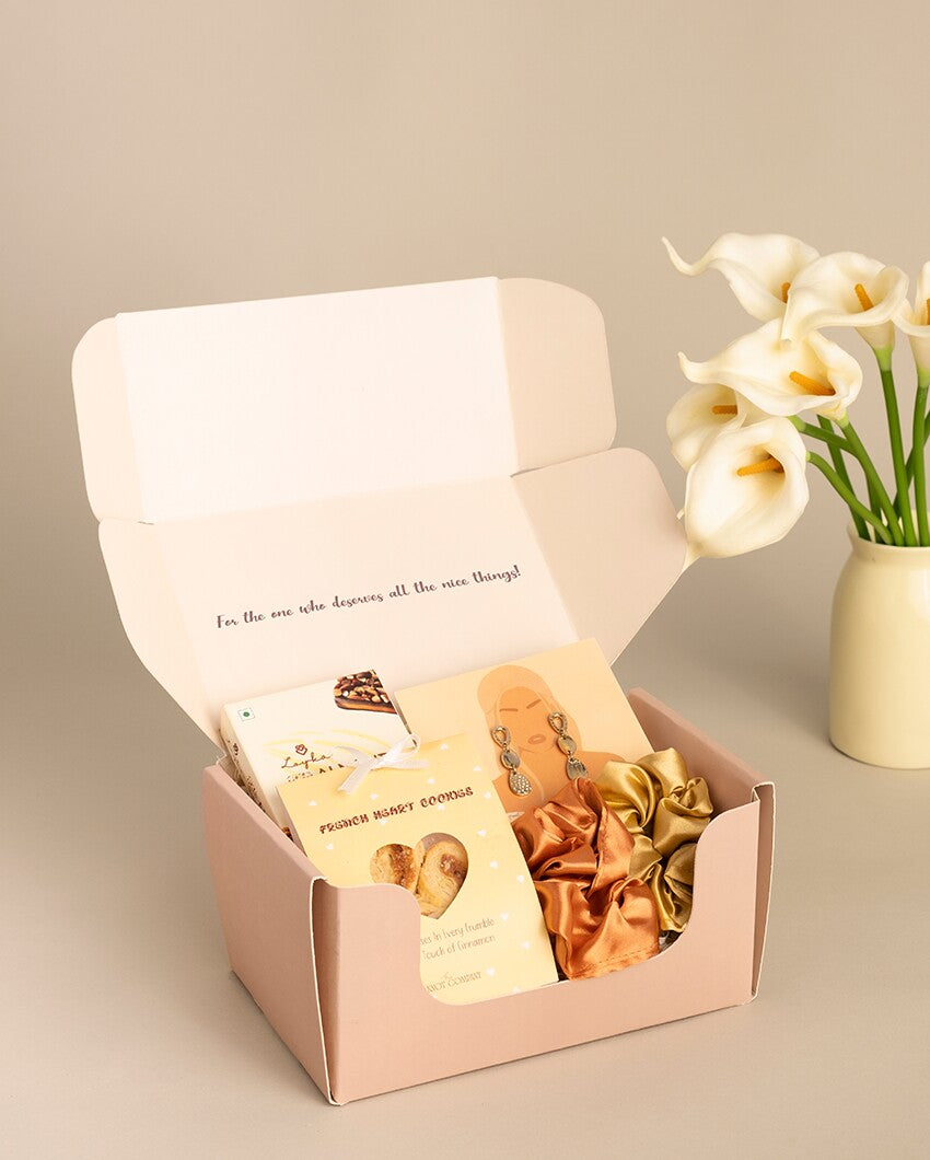Chic Glam For Your Girl Gift Box