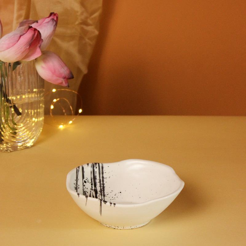 Art of Dining Collection White Ceramic Bowl Large