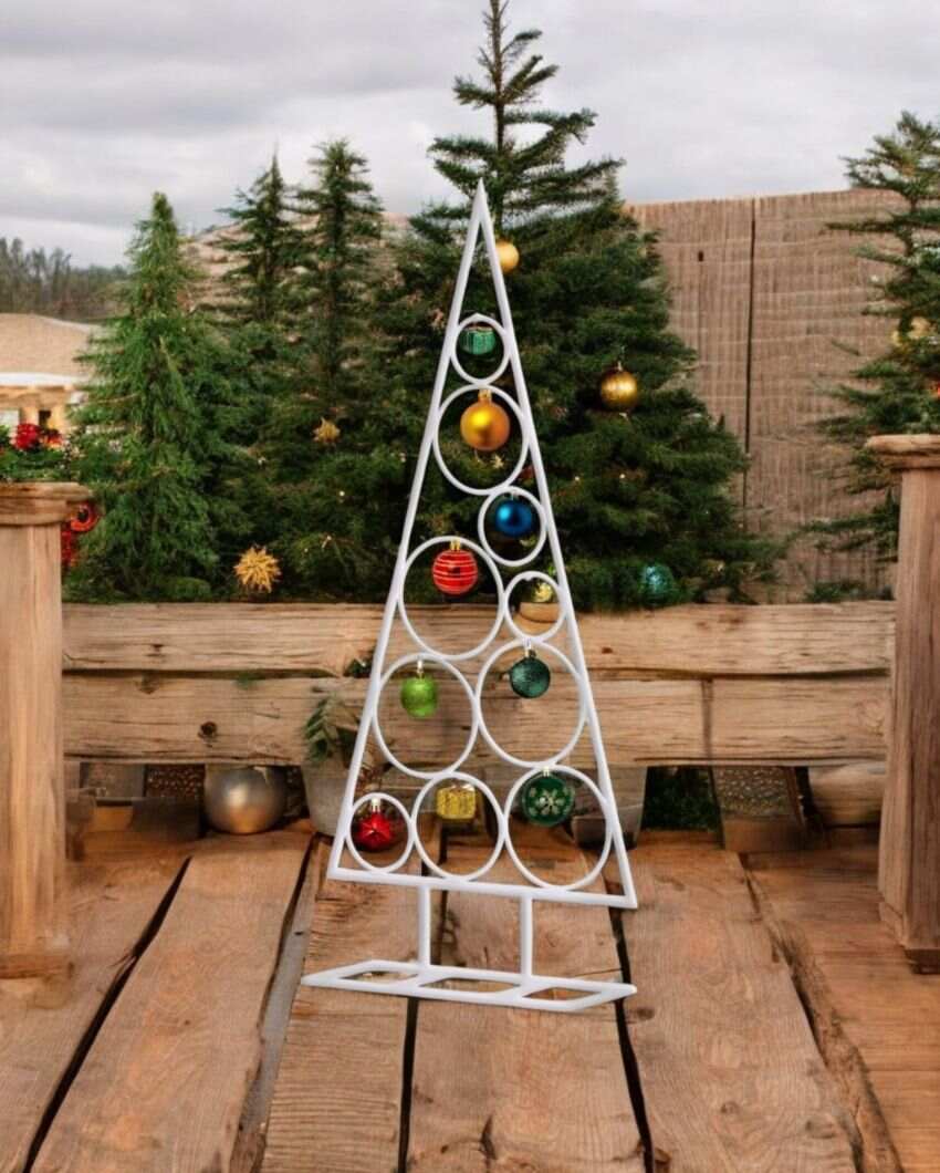 Metal Christmas Tree Stand | 16 x 2 x 35 inches