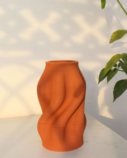 Terracotta Curvy Tales Vase