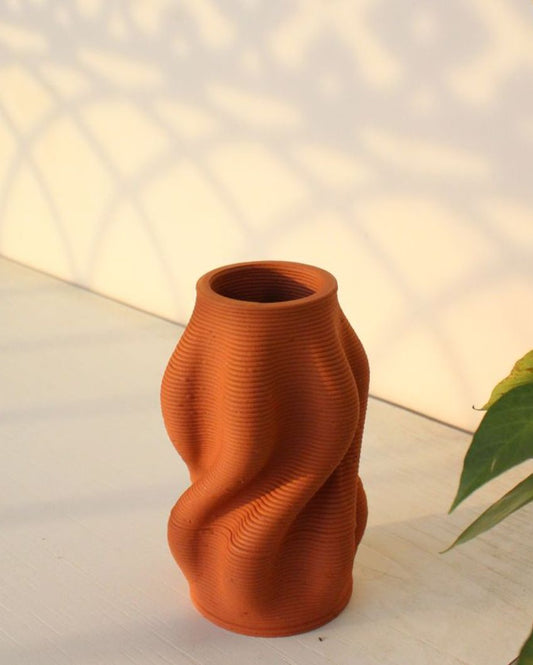 Terracotta Curvy Tales Vase