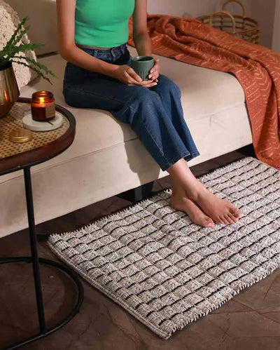 Box Pitloom Woven Polyester Rug