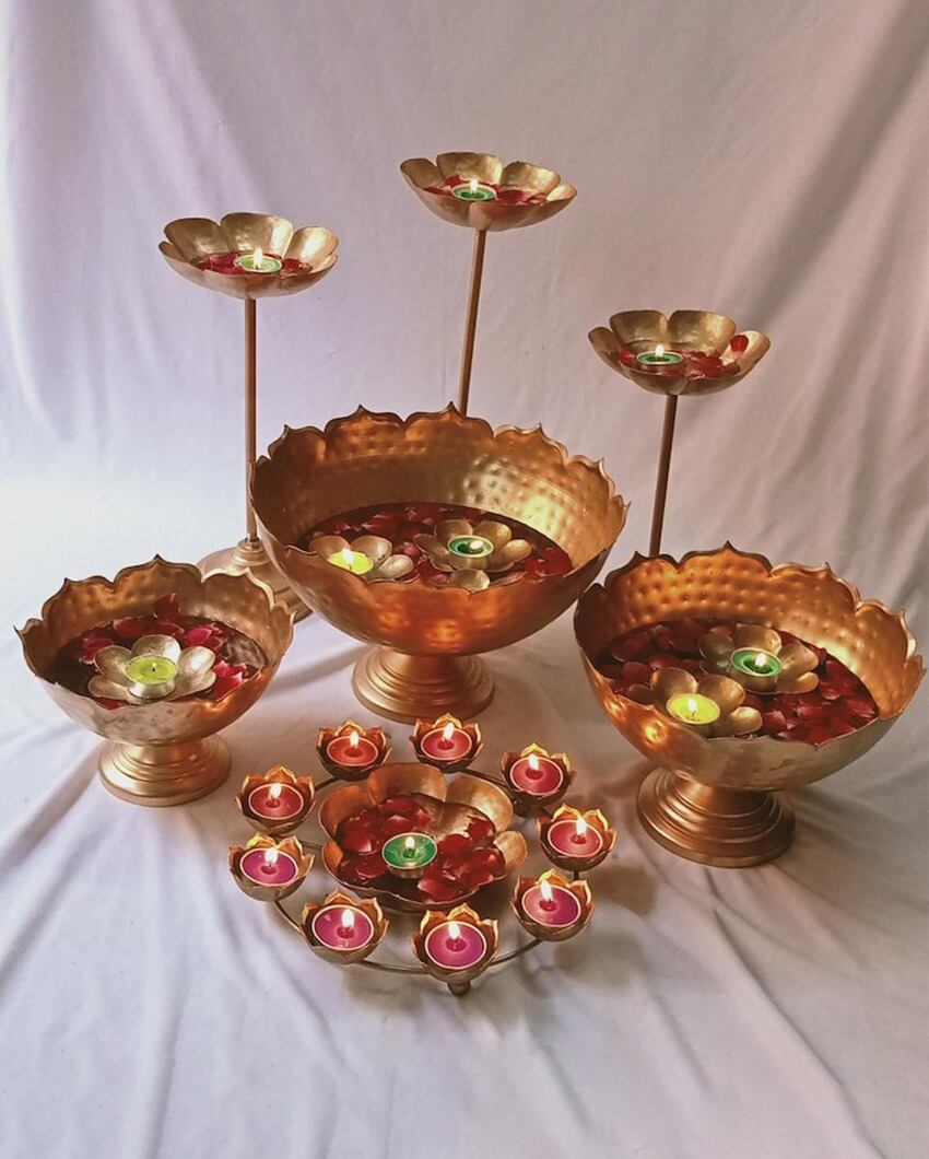 Taj Bowl Hammered Urli Candle Stand With Floating Diya Set