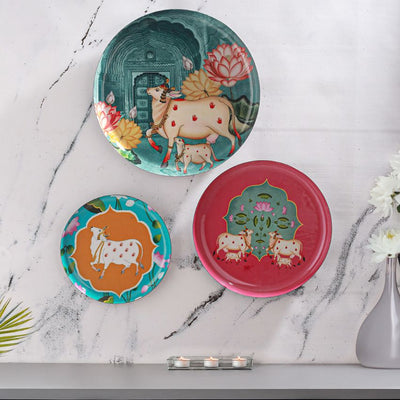 Graceful Design Multicolor Shade Pichwai Cow Decor Plate | Pack of 3