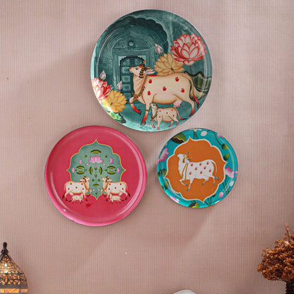 Graceful Design Multicolor Shade Pichwai Cow Decor Plate | Pack of 3