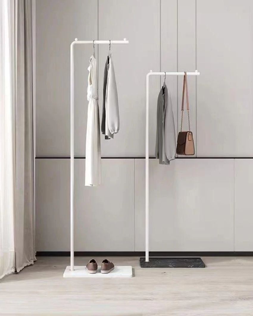 Zapatera Clothes Rack | 20 x 14 inches