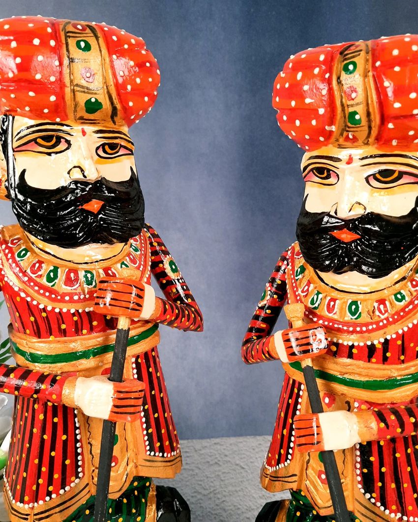 Artistic Wood Polished Darbaan Showpiece | Pack of 2