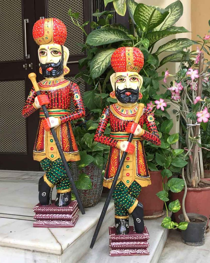 Artistic Wood Polished Darbaan Showpiece | Pack of 2