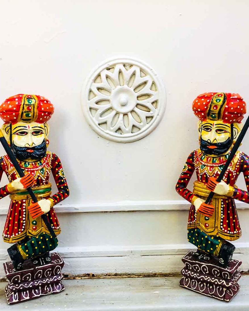 Artistic Wood Polished Darbaan Showpiece | Pack of 2