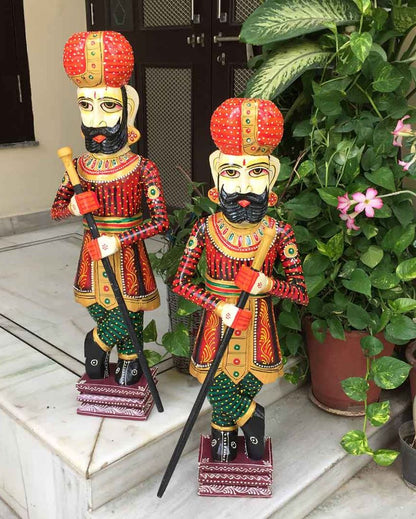 Artistic Wood Polished Darbaan Showpiece | Pack of 2