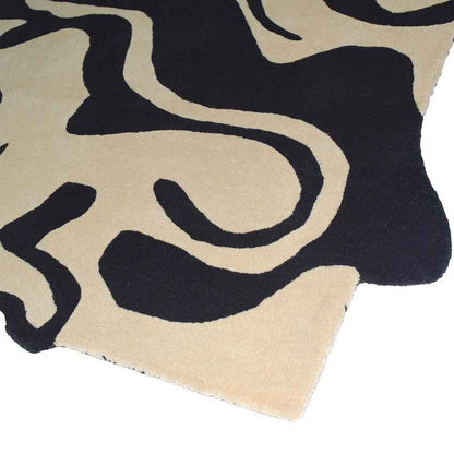 Sophisticated Black & Beige Fluid Wool Floor Covering Rug