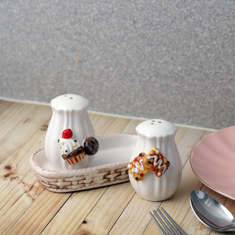 Sweets Delight Salt and Pepper Set with Tray