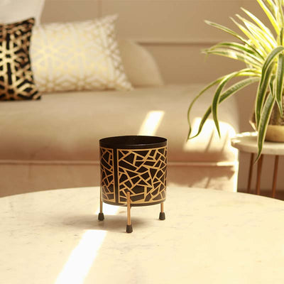 The Zure Metal Plant Pot With Stand